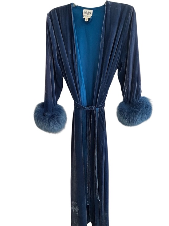 lejaby Paris Other - VTG lejaby Paris X
Nieman Marcus Silk
Velvet Robe, Old Hollywood Glamour, Medium